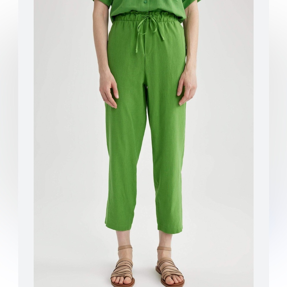 Zara Vibrant Green Cropped Pants linen blend